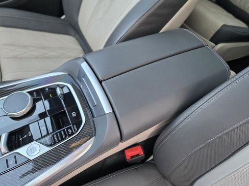 Used 2023 BMW X7 M60i image 23