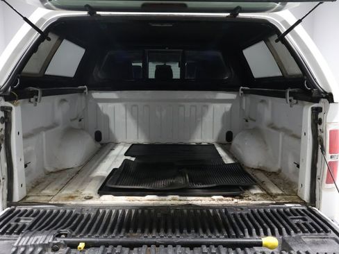 Used 2014 Ford F150 Lariat w/ Lariat Chrome Package image 4