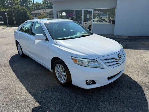 Used 2011 Toyota Camry XLE w/ XLE Extra-Value Pkg #2 FWD image 4