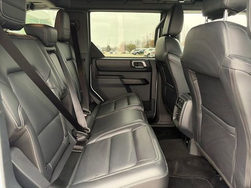 Used 2025 Ford Bronco Outer Banks image 36