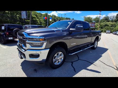 Used 2025 RAM 2500 Big Horn AWD/4WD image 4