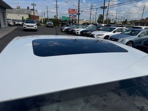Used 2014 Ford Fusion SE w/ Equipment Group 202A FWD image 9