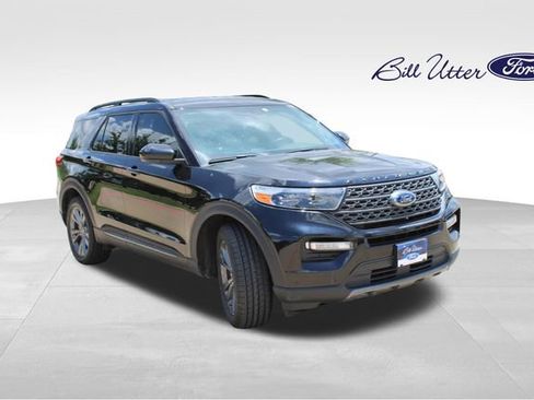 Used 2023 Ford Explorer XLT w/ Equipment Group 202A RWD image 3