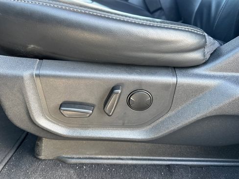 Used 2024 Ford Expedition XLT image 13