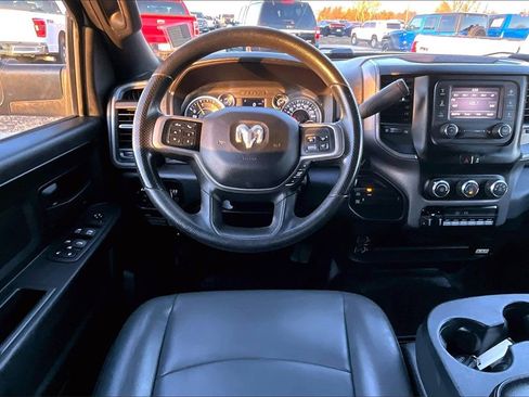 Used 2022 RAM 2500 Tradesman w/ Chrome Appearance Group image 5