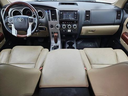 Used 2017 Toyota Sequoia Platinum AWD/4WD image 21