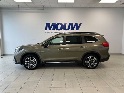 Used 2024 Subaru Ascent Touring AWD/4WD image 1