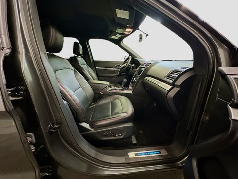 Used 2018 Ford Explorer Sport image 33