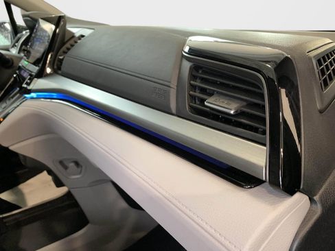 Used 2023 Honda Odyssey Touring image 49