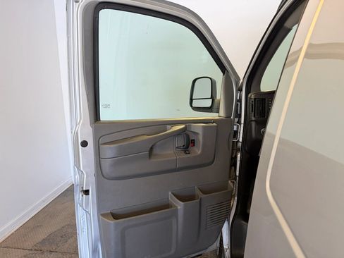 Used 2012 Chevrolet Express 1500 AWD w/ Power Package image 8
