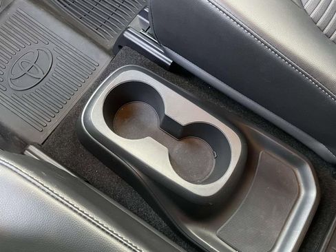 Used 2024 Toyota Highlander XSE image 12