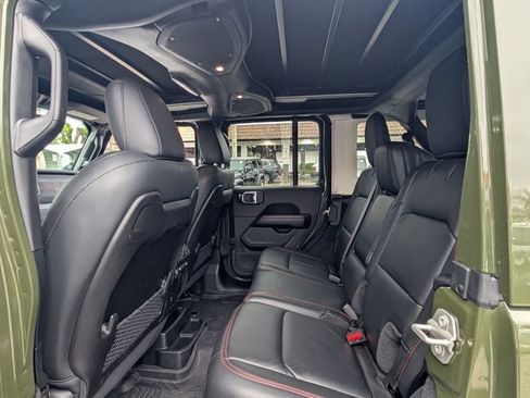 Used 2024 Jeep Wrangler Unlimited Rubicon image 15