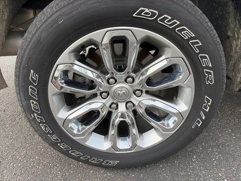 Used 2023 RAM 1500 Laramie AWD/4WD image 8