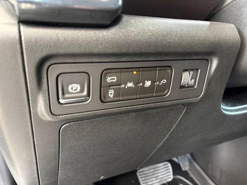 New 2026 GMC Hummer EV SUV w/ LPO, Dark Essentials Package AWD/4WD image 13