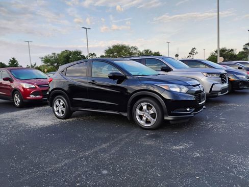 Used 2016 Honda HR-V EX image 2