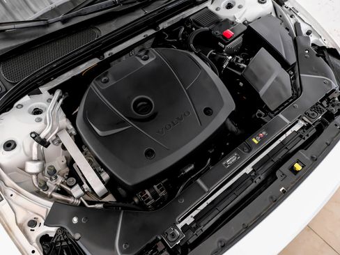 Used 2020 Volvo S60 T5 Momentum image 46
