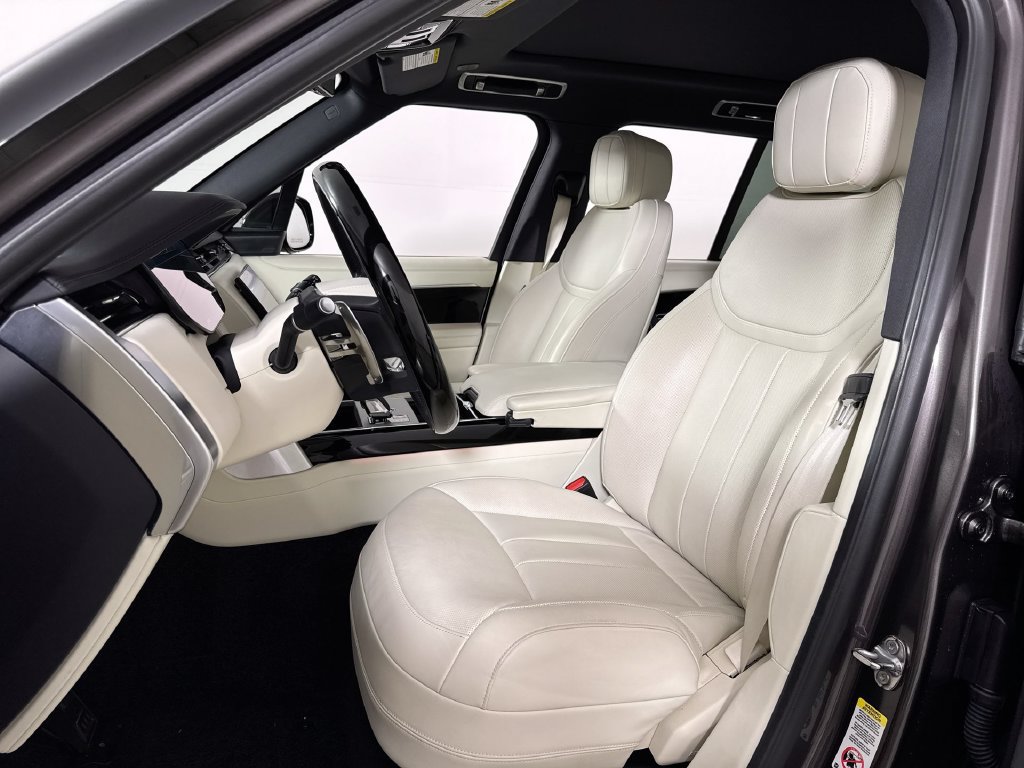 Used 2025 Land Rover Range Rover SE AWD/4WD image 11