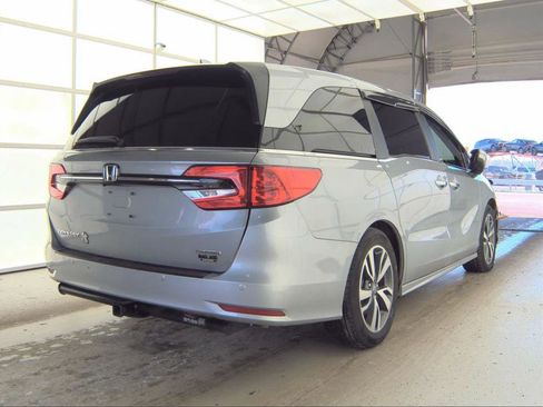 Used 2022 Honda Odyssey Touring image 2