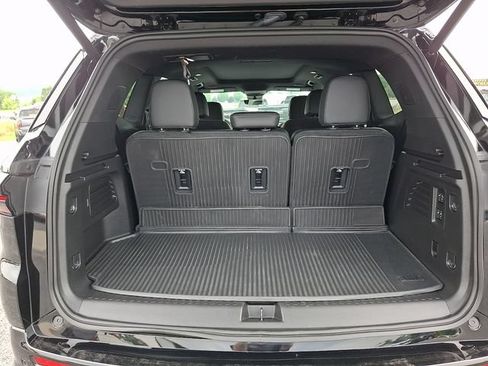 Certified 2026 Buick Enclave Sport Touring w/ Power Package AWD/4WD image 30