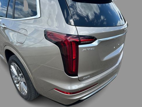 Used 2022 Cadillac XT6 Premium Luxury AWD/4WD image 31