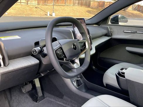 New 2026 Volvo EX30 Plus image 8