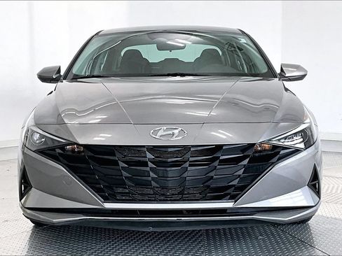 Certified 2021 Hyundai Elantra SEL FWD image 3