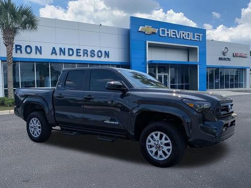Used 2025 Toyota Tacoma SR5 AWD/4WD image 1
