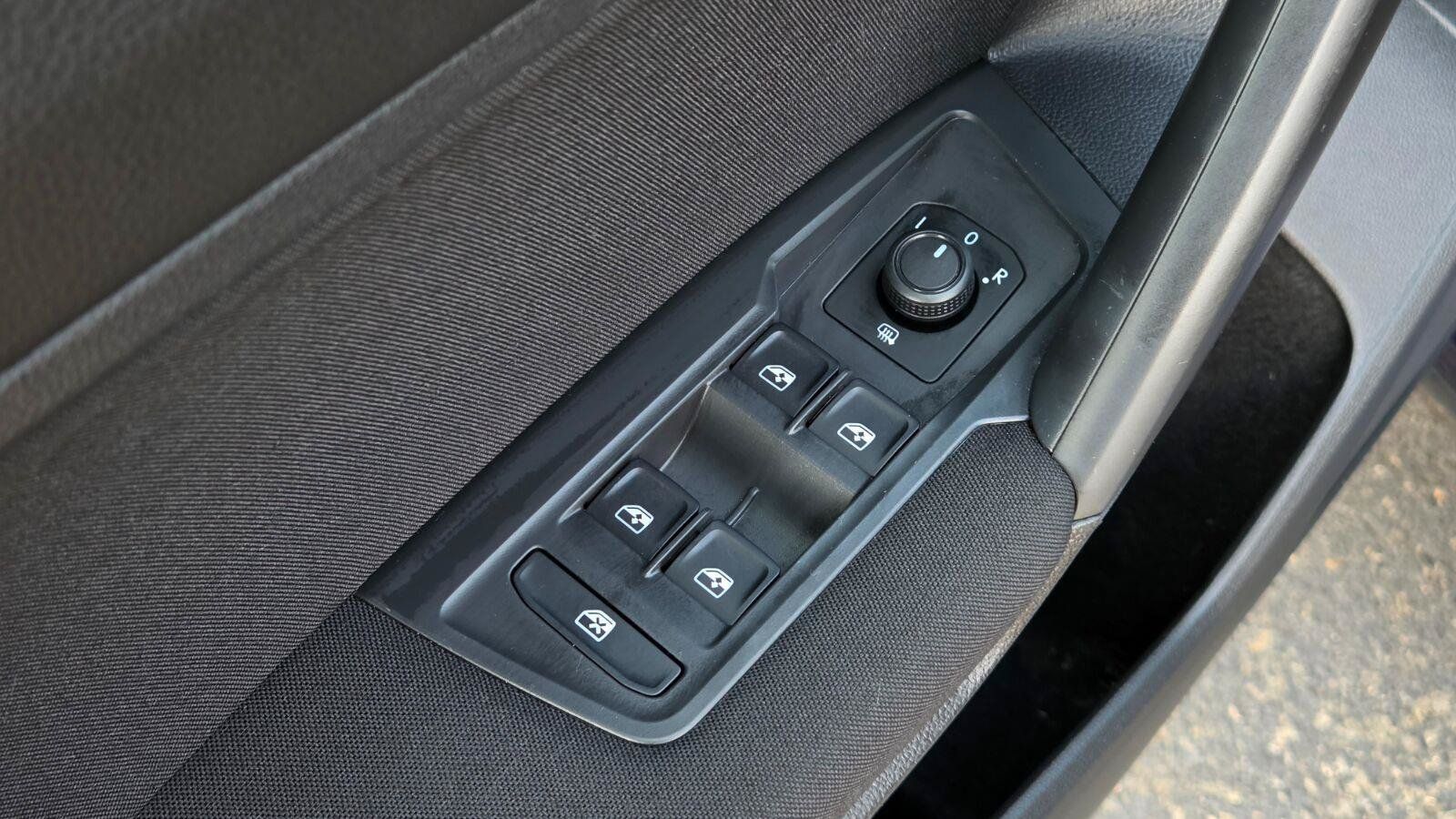 Used 2021 Volkswagen Tiguan S FWD image 18