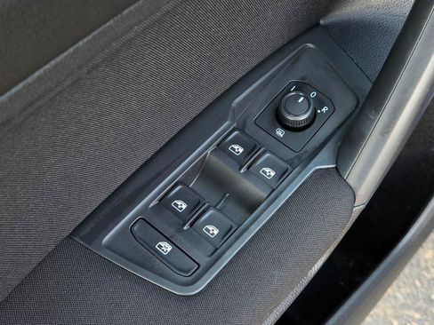 Used 2021 Volkswagen Tiguan S FWD image 18