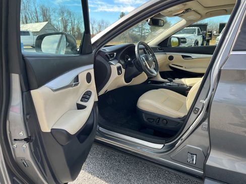 Used 2021 INFINITI QX50 Luxe image 9