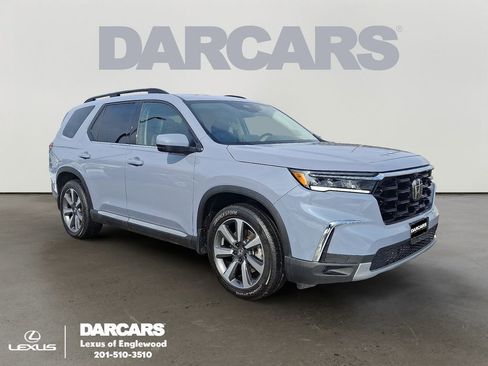 Used 2025 Honda Pilot Elite image 1