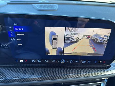 New 2026 Chevrolet Traverse High Country image 18