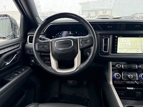 Used 2024 GMC Yukon XL Denali w/ Advanced Technology Package image 15