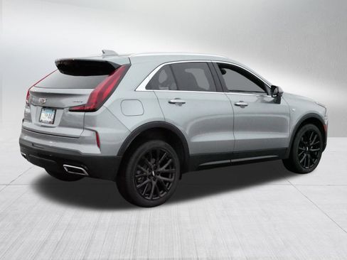 Used 2025 Cadillac XT4 Premium Luxury image 7
