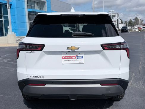 New 2026 Chevrolet Equinox LT image 8