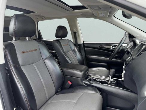 Used 2020 Nissan Pathfinder SL image 65