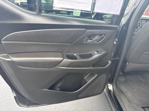 Used 2022 Chevrolet Traverse LT w/ LPO, Floor Liner Package AWD/4WD image 29