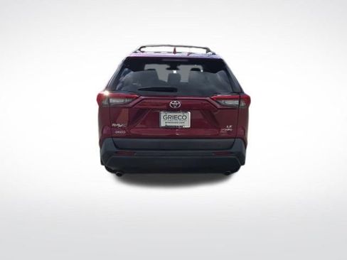 Used 2021 Toyota RAV4 LE image 6
