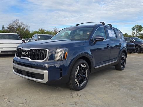 New 2025 Kia Telluride EX image 4
