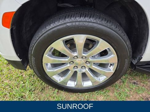Used 2023 Chevrolet Suburban Premier RWD image 9
