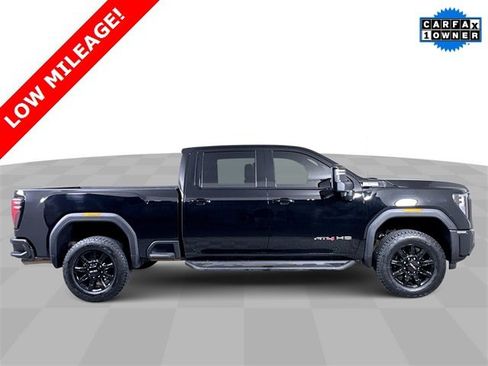Used 2025 GMC Sierra 2500 AT4 image 9