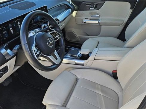 Used 2020 Mercedes-Benz GLB 250 4MATIC image 14