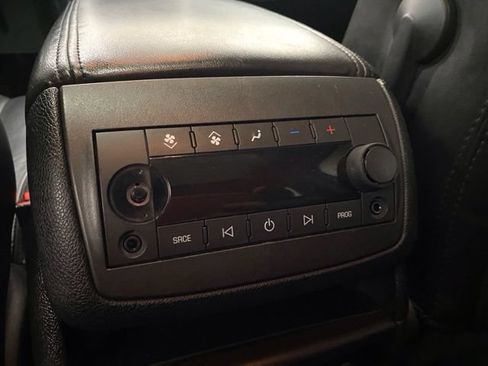 Used 2011 GMC Acadia SLT AWD/4WD image 31