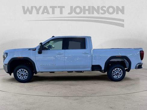 New 2026 GMC Sierra 2500 SLE image 2