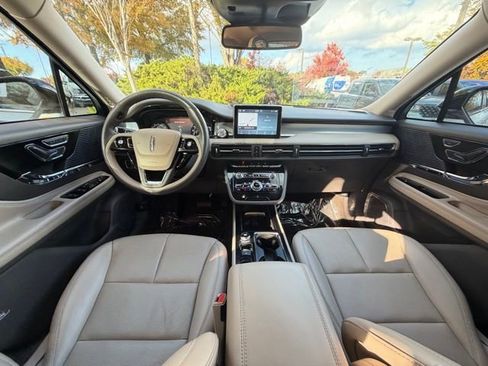 Used 2021 Lincoln Corsair STANDARD w/ Premium Package image 12