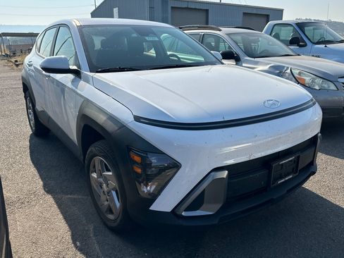 Used 2026 Hyundai Kona SE AWD/4WD image 2