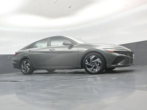 Used 2024 Hyundai Elantra Limited FWD image 38