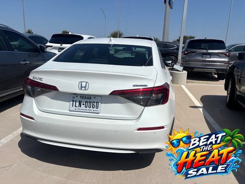 Used 2024 Honda Civic Touring image 5