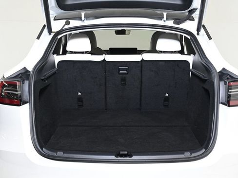 Used 2024 Tesla Model Y 2WD image 20