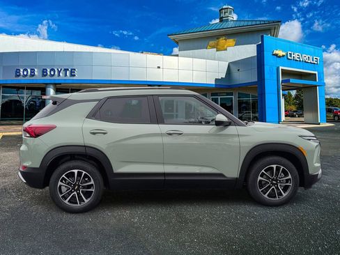 New 2026 Chevrolet TrailBlazer LT w/ Convenience Package FWD image 6